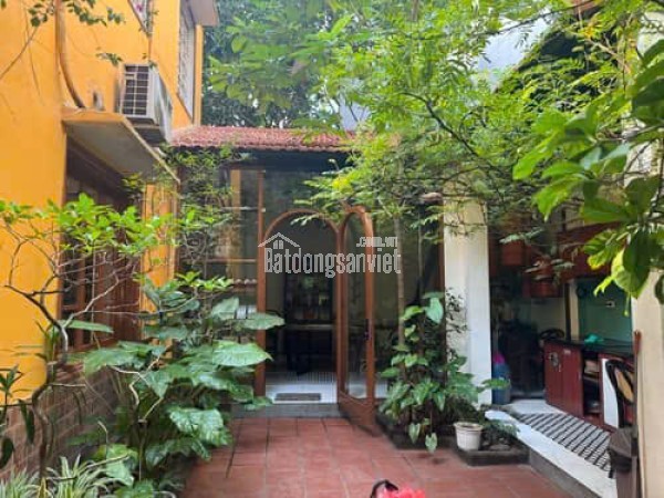 Nhà Hoàng Hoa Thám 190m 3 tầng MT 14m ngõ thông đang cho thuê giá 48 tỷ