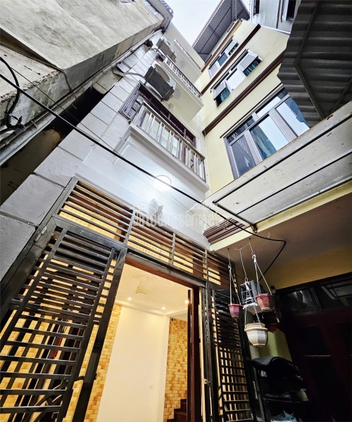 Bán nhà ngõ 79 ĐỒNG CỔ, DT 40m2, 4 tầng, MT 4m, SĐCC, nhà mới Giá 8.9 tỷ