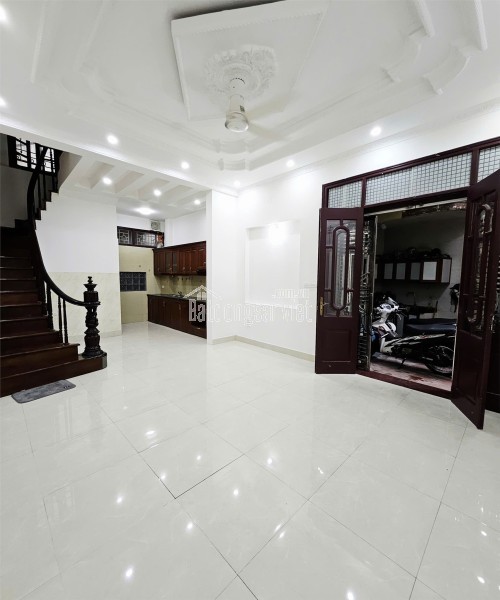 Bán nhà ngõ 79 ĐỒNG CỔ, DT 40m2, 4 tầng, MT 4m, SĐCC, nhà mới Giá 8.9 tỷ