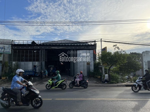 Bán nhà đất ở 523 m2 ở Trung Lân 4, gần chợ Bà Điểm, đường ôtô né nhau thu nhập 40 triệu/tháng.