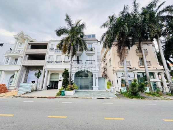 Bán biệt thự Khu Nam Thông 3 - Quận 7 đang có hợp đồng thuê sẵn