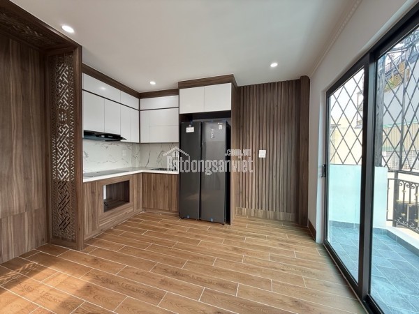 PHÂN LÔ VIEW HỒ LINH ĐÀM, HOÀNG MAI, XÂY MỚI Ô TÔ ĐỖ CỎNG, 5 TẦNG 7.79 TỶ