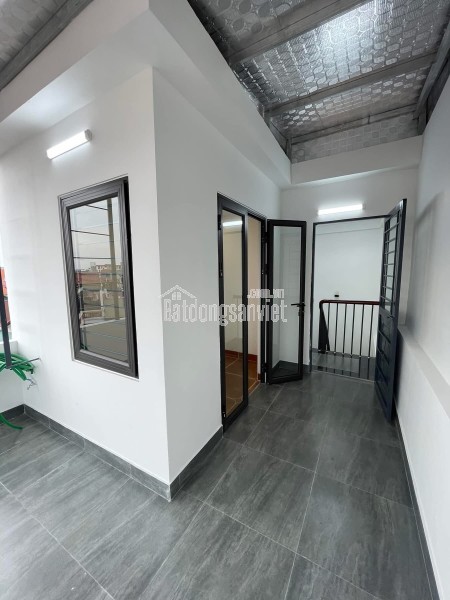 Lô góc 35m phố Lệ Mật - Oto đỗ cổng - Nhà mới kính koog - Giá chỉ nhỉnh 7 tỷ