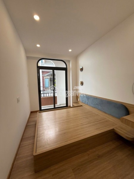 CHỈ HƠN 7 TỶ, NHÀ 3 TẦNG MỚI ĐẸP, Ô TÔ VÀO NHÀ, ĐƯỜNG ĐỖ CÔNG TƯỜNG, QUẬN TÂN PHÚ, SÀI GÒN.