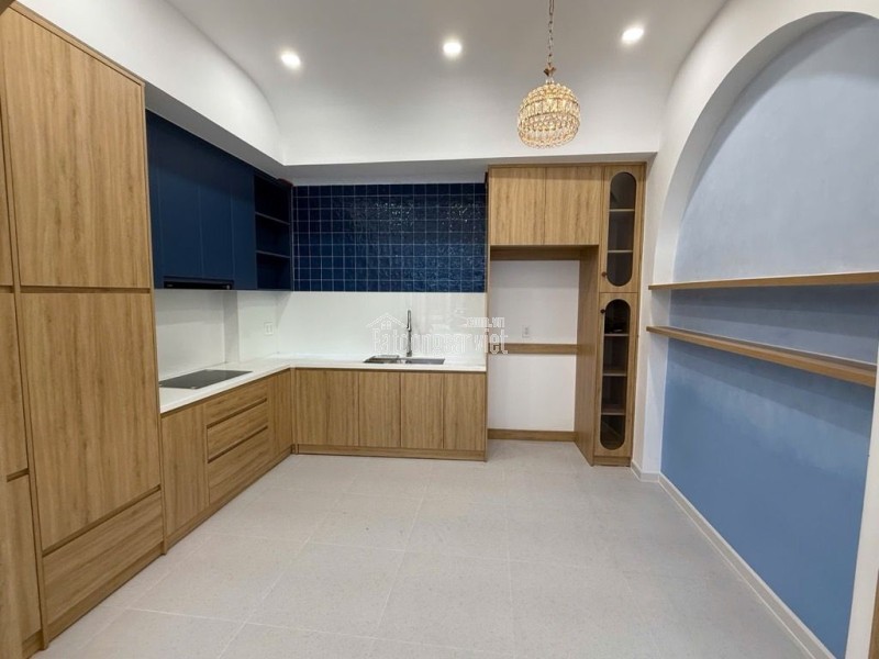 CHỈ HƠN 7 TỶ, NHÀ 3 TẦNG MỚI ĐẸP, Ô TÔ VÀO NHÀ, ĐƯỜNG ĐỖ CÔNG TƯỜNG, QUẬN TÂN PHÚ, SÀI GÒN.