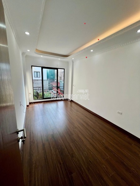 BÁN NHÀ PHÚC LỢI LONG BIÊN DT 40M2 Ô TÔ GẦN TRẺ CON ĐI BỘ 2 BƯỚC ĐẾN TRƯỜNG KHU AN NINH ĐẢM BẢO