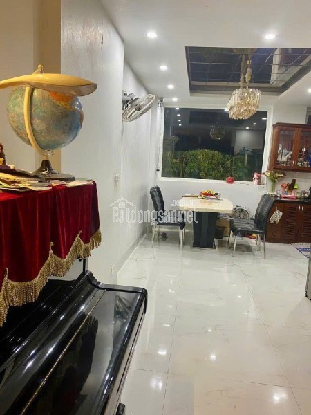 Bán nhà Hoàng Liệt, Hoàng Mai, Ô tô đỗ cửa, View hồ Linh Đàm, 43m2, 14.8 tỷ(CTL)