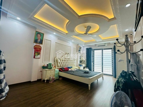 Bán nhà Hoàng Liệt, Hoàng Mai, Ô tô đỗ cửa, View hồ Linh Đàm, 43m2, 14.8 tỷ(CTL)
