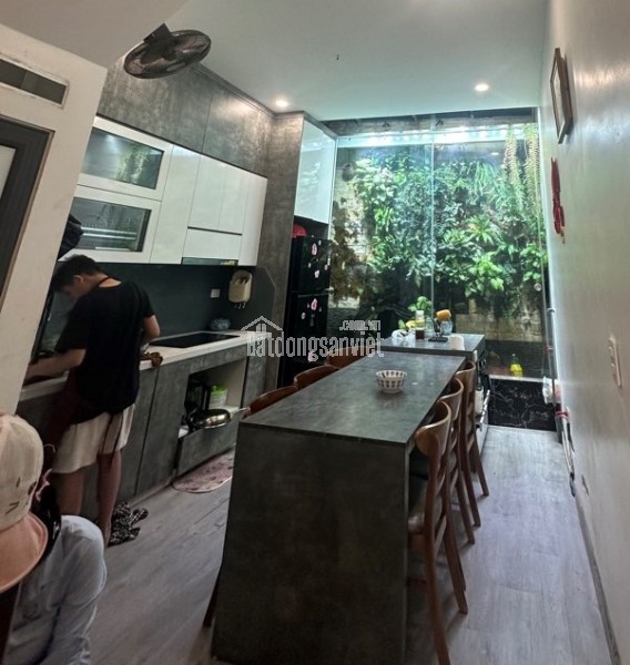 Bán nhà Hoàng Liệt, Hoàng Mai, Ô tô đỗ cửa, View hồ Linh Đàm, 43m2, 14.8 tỷ(CTL)