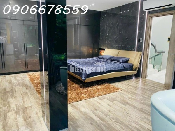 Bán Biệt thự căn góc ngay Hồ Bán Nguyệt Phú Mỹ Hưng Q7