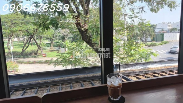 Bán Biệt thự căn góc ngay Hồ Bán Nguyệt Phú Mỹ Hưng Q7