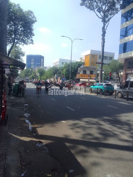 KHU VIP Q 11 -  Ô TÔ 7 CHỖ VÀO NHÀ - GẦN MT  - 40m² X 6 T, 6 PN, 6WC , ĐẸP, HIỆN ĐẠI VÀO Ở NGAY -