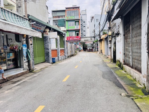 BÁN ĐẤT TẶNG NHÀ TRỌ BÌNH CHIỂU – TP THỦ ĐỨC  180M²  NGANG 7M  XE HƠI ĐỖ CỬA  GIÁ 10.8