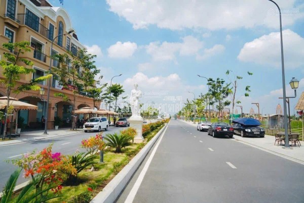 Bán gấp đất nền 90m2 DT824 Bến Lức, sẵn sổ sang tên, xây dựng tự do chỉ 2.3 Tỷ. 0938230002