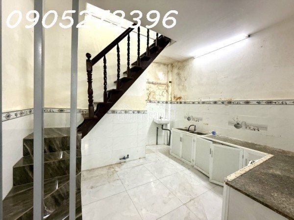 TRỊNH ĐÌNH TRỌNG – TÂN PHÚ – NHỈNH 2 TỶ  – NHÀ CÒN MỚI – 2 TẦNG – HẺM SẠCH SẼ