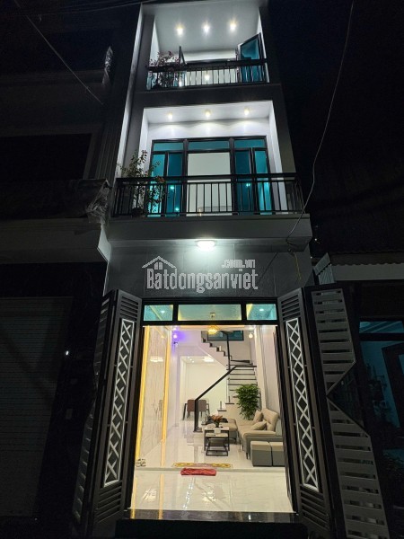 Bán nhà 3 tầng Bình Lộc –3PN, ô tô đỗ cửa, sát chợ giá 2.x tỷ