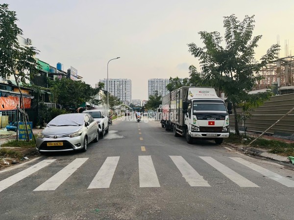 Siêu phẩm 2 mặt tiền Song Hành Quận 12 đường 16m 3 tầng BTCT sát Metro số 2 chỉ 9,3 tỷ