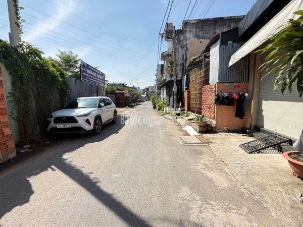 NHÀ MẶT TIỀN KINH DOANH Q12- GẦN TÔ KÝ TOWER-DT 4x21M-ĐƯỜNG XE TẢI TRÁNH-CHỈ 3.X TỶ.