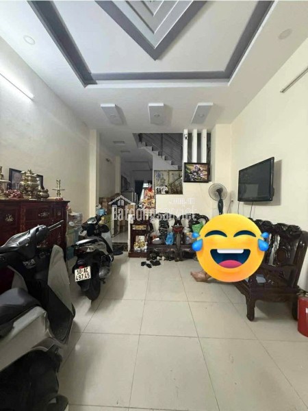 BÁN NHÀ MẶT TIỀN HẺM 1113 HUỲNH TẤN PHÁT, CÓ SÂN SAU THOANG MÁT