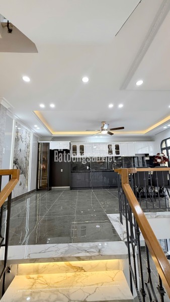 Gấp bán – 56M² – 3 Tầng/4PN Hẻm Xe Hơi Tránh Thông– Nhỉnh 7 Tỷ TL!