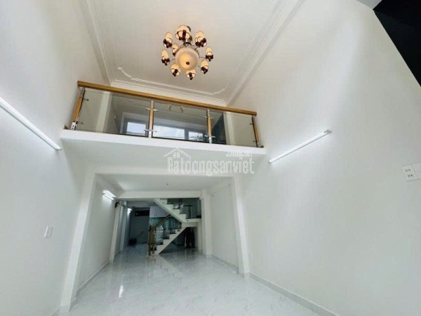 BÍ MẬT Q 11 : NHÀ MẶT PHỐ 10 M2 LẠC LONG QUÂN THAY CHỦ SAU 1 NỐT NHẠC ? 9.X TỶ CÓ NGAY CHDV HÁI RA