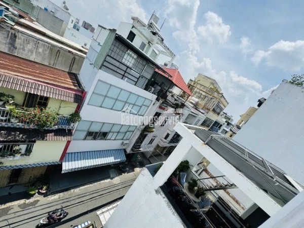 BÍ MẬT Q 11 : NHÀ MẶT PHỐ 10 M2 LẠC LONG QUÂN THAY CHỦ SAU 1 NỐT NHẠC ? 9.X TỶ CÓ NGAY CHDV HÁI RA