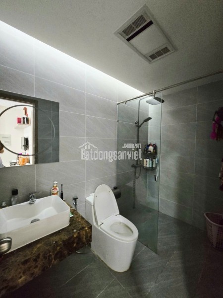 Bán nhà 3 tầng đường Lê Thị Hoa, Bình Chiểu, Thủ Đức. DT 71m2, sổ hồng, giá 5,8 tỷ. Liên hệ: