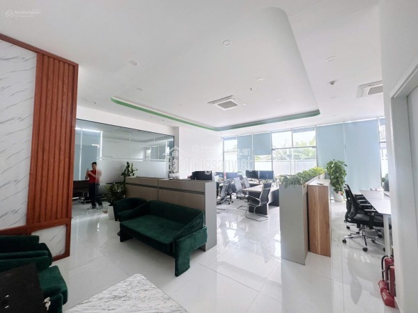 Cho Thuê Shophouse Vinhomes D Capital mặt tiền 8m,View trực diện sân vườn,bể bơi