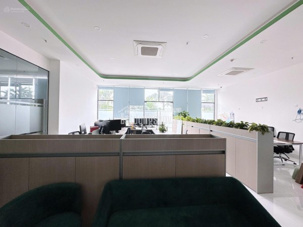 Cho Thuê Shophouse Vinhomes D Capital mặt tiền 8m,View trực diện sân vườn,bể bơi