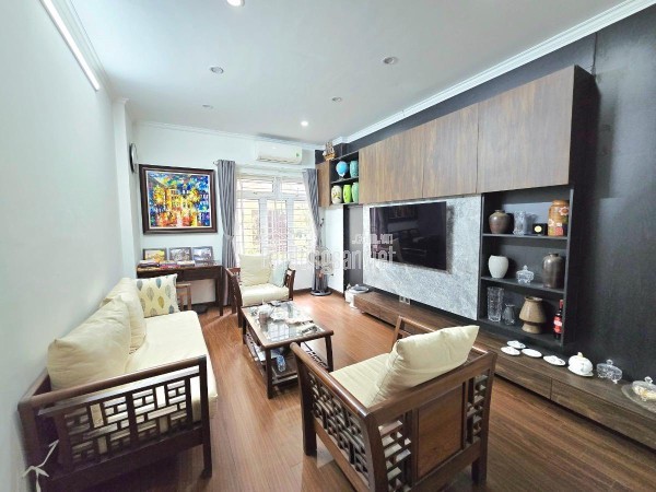 Bán nhà đẹp phố Thụy Khuêi 40m2 6tầng mặt tiền 3.8m 13.3 tỷ Tây Hồ