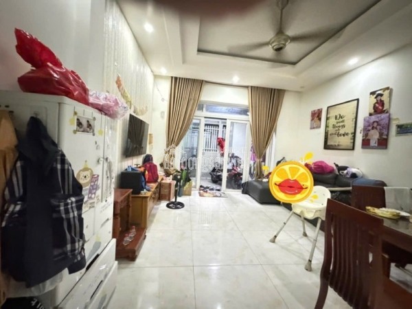 Bán nhà mặt phố Hiệp Phú, Q.9, TP HCM. DT  98m2, một trệt giá 6.9 tỷ, sổ hồng đầy đủ. Liên hệ