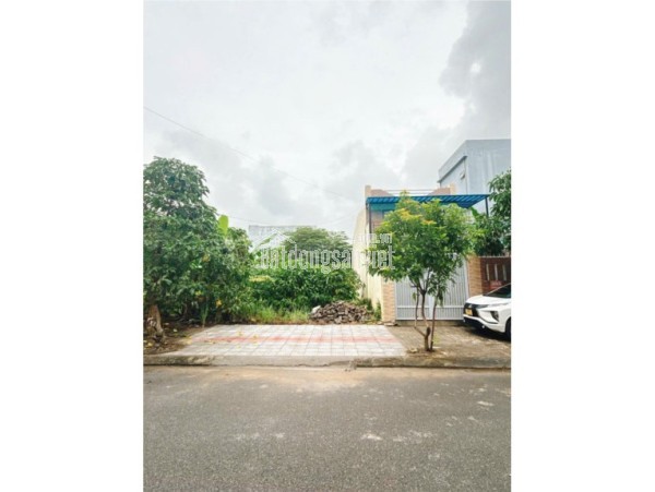 Bán lô PHAN KHÔI (6X21) - Hoà Xuân- Cẩm Lệ .DT 126m2 giá 5ty8 thương lượng lH 0942992361