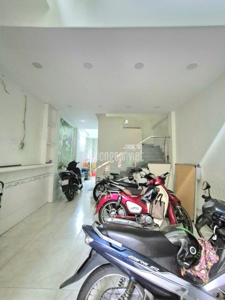 Nhà Đẹp Lạc Long Quân, Bước 1 Bước Ra Hẻm Xe Tải, Giá Chỉ 7.5Ty