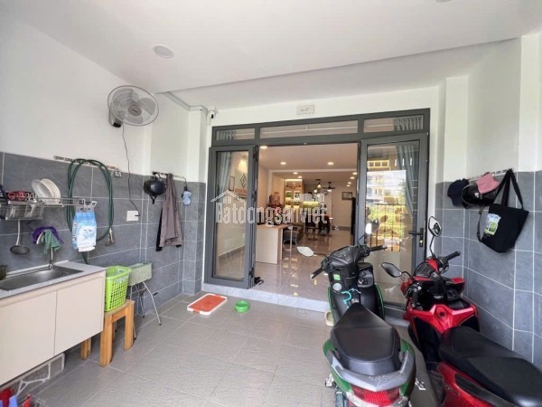 NHÀ 3 LẦU - Ô TÔ ĐÕ CỬA - NGAY KHA VẠN CÂN - F LIINH TRUNG