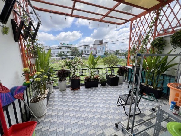 NHÀ 3 LẦU - Ô TÔ ĐÕ CỬA - NGAY KHA VẠN CÂN - F LIINH TRUNG