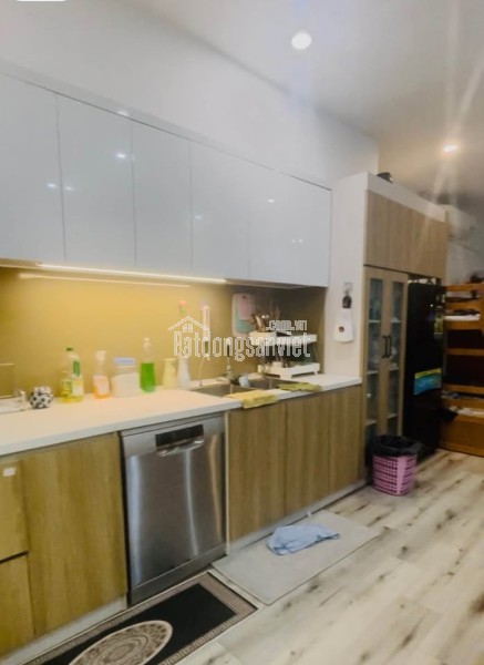 Bán toà Căn Hộ 4,5 tầng PHẠM TUẤN TÀI - sát sông Chương Dương , 10p CH .giá 15ty8 LH 0942992361