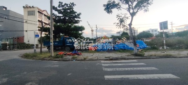 Bán toà Căn Hộ 4,5 tầng PHẠM TUẤN TÀI - sát sông Chương Dương , 10p CH .giá 15ty8 LH 0942992361