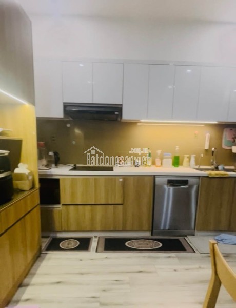 Bán toà Căn Hộ 4,5 tầng PHẠM TUẤN TÀI - sát sông Chương Dương , 10p CH .giá 15ty8 LH 0942992361