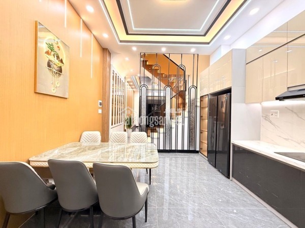 NHÀ MỚI ĐẸP CHỦ TẶNG FULL NỘI THẤT Ô TÔ ĐỖ CỬA