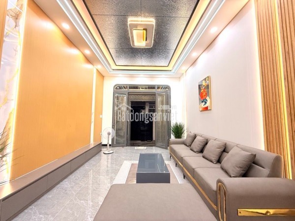 NHÀ MỚI ĐẸP CHỦ TẶNG FULL NỘI THẤT Ô TÔ ĐỖ CỬA