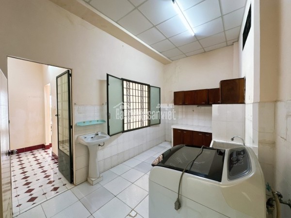 Bán nhà đườg số 8, Phường Linh Xuân, Thủ Đức, TP HCM. DT 92m2, 3 tầng, Giá 7.7 tỷ, Sổ Hồng -