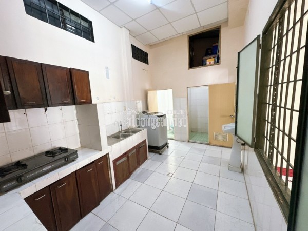 Bán nhà đườg số 8, Phường Linh Xuân, Thủ Đức, TP HCM. DT 92m2, 3 tầng, Giá 7.7 tỷ, Sổ Hồng -