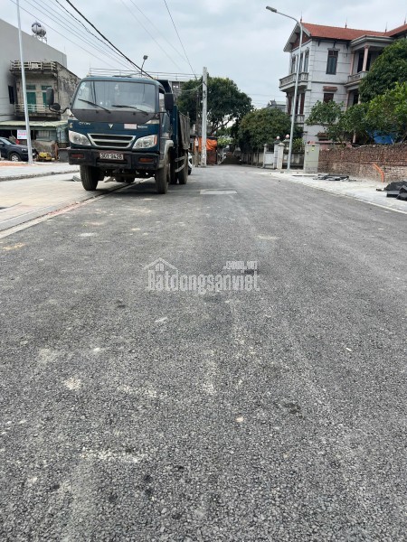 Bán đất tặng nhà 3 tầng lỗ khê - thư lâm