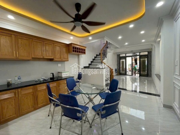 Bán nhà trong ngõ đường số 27, Hiệp Bình Chánh, Thủ Đức, TP HCM. DT 121m2, 3 tầng, giá 8,7 tỷ, sổ