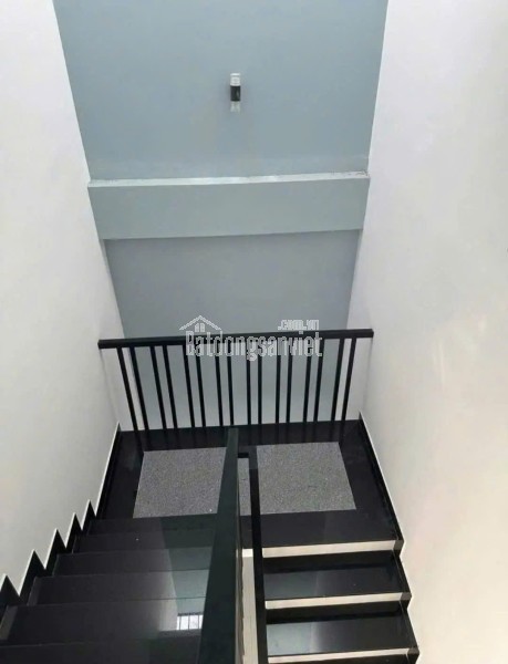 Bán nhà 2 tầng có sân đậu được 2 oto rộng rãi. Vĩnh Trung - P. Tây NT 147m2 Giá bán : 3ty250 TL