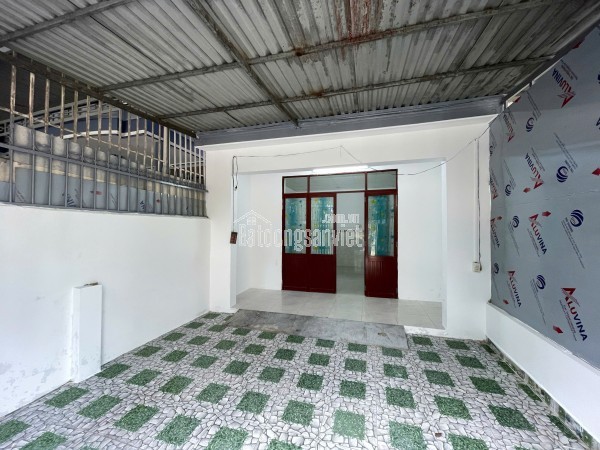 Bán nhà 2 tầng có sân đậu được 2 oto rộng rãi. Vĩnh Trung - P. Tây NT 147m2 Giá bán : 3ty250 TL