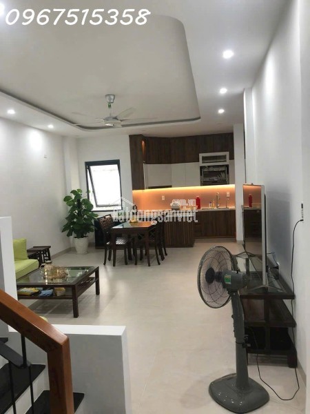 Nhà mặt đường Cửu Long 3 tầng, kinh doanh cực tốt