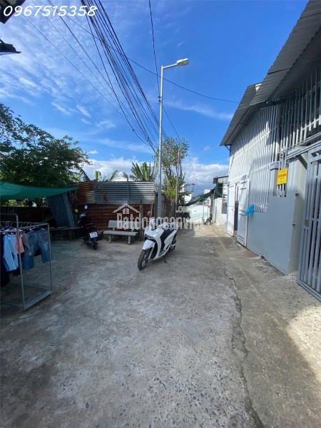 Nhà mặt đường Cửu Long 3 tầng, kinh doanh cực tốt