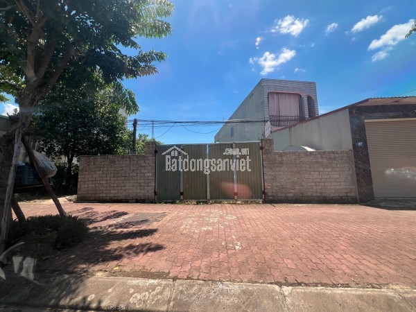 BÁN GẤP LÔ GÓC, VIEW HỒ 128M,TT HOÀ LẠC,ĐƯỜNG TRỤC CHÍNH, KINH DOANH, GẦN ĐH QUỐC GIA, ĐH FPT, GIÁ