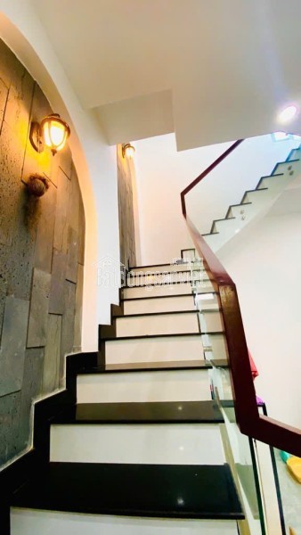 HÀNG HIẾM ĐÓN TẾT QUẬN 12, 2 MẶT TIỀN, 3 TẦNG BTCT NHÀ MỚI ĐẸP Ở NGAY